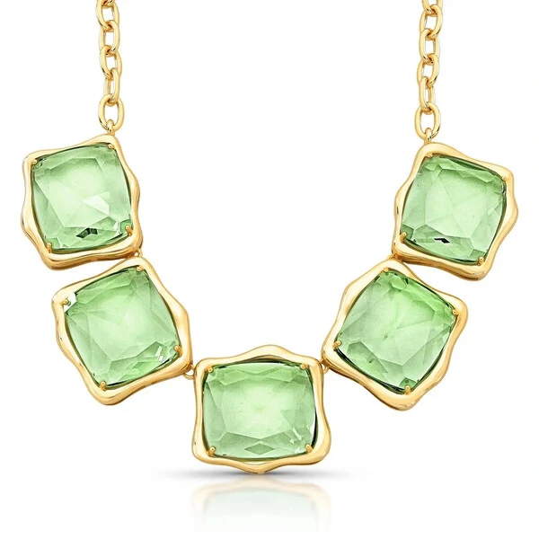 Colar Quadrado com Cristais Verdes e Banho de Ouro 18K