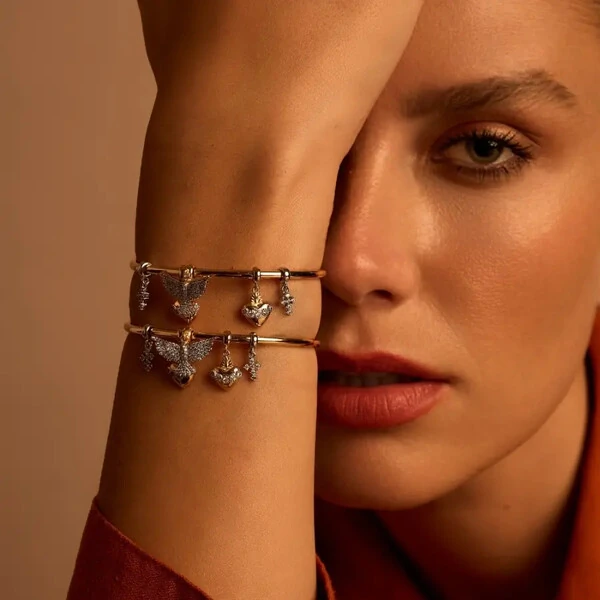 Bracelete Fé com pingentes em Banho de Ouro 18K e Zircônias