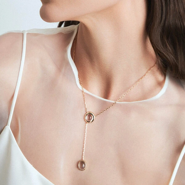 Colar Jilli com Cristal translúcido e Banho de Ouro 18K