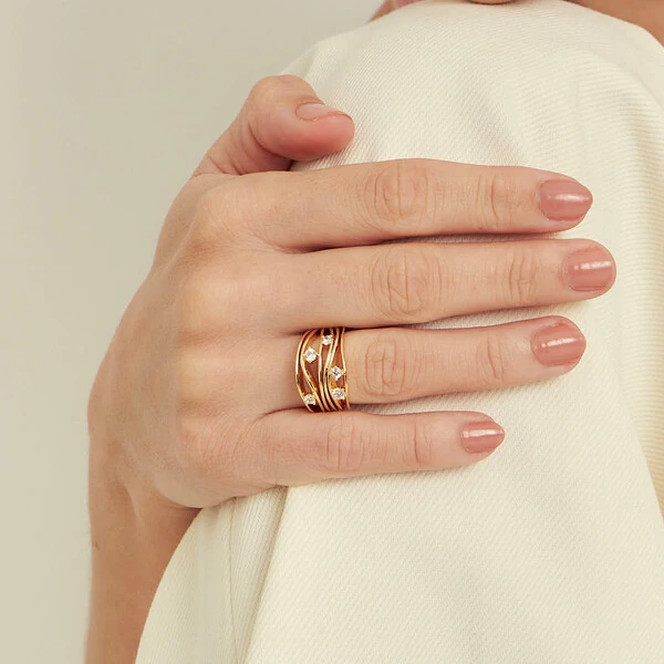 Anel Mocho com Zircônias e Banho de Ouro 18K