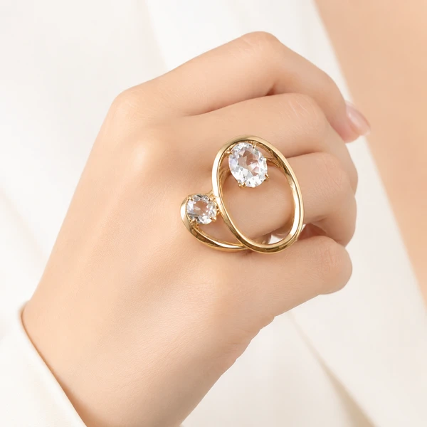 Anel Formas com Cristal White e Banho de Ouro 18K - Sofisticação com Design Orgânico