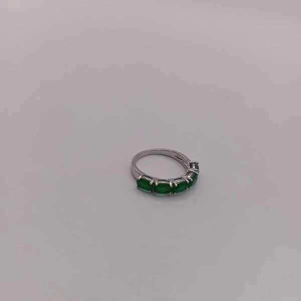 Anel zirconia verde e Banho de Ródio Branco - Delicadeza e Brilho em Harmonia (cópia)