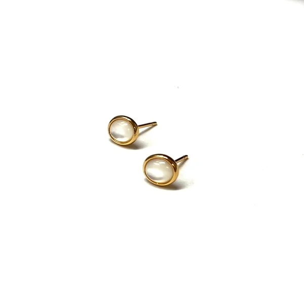 Brinco com Madrepérola e Banho de Ouro 18K