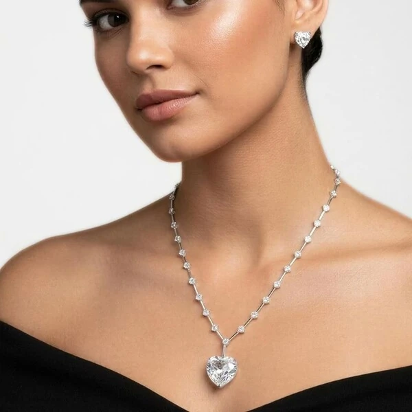 Conjunto Coração com Cristal Branco e Banho de Ródio Branco