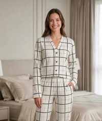 Pijama Moletinho Peluciado Botões Xadrez Verde Sereno