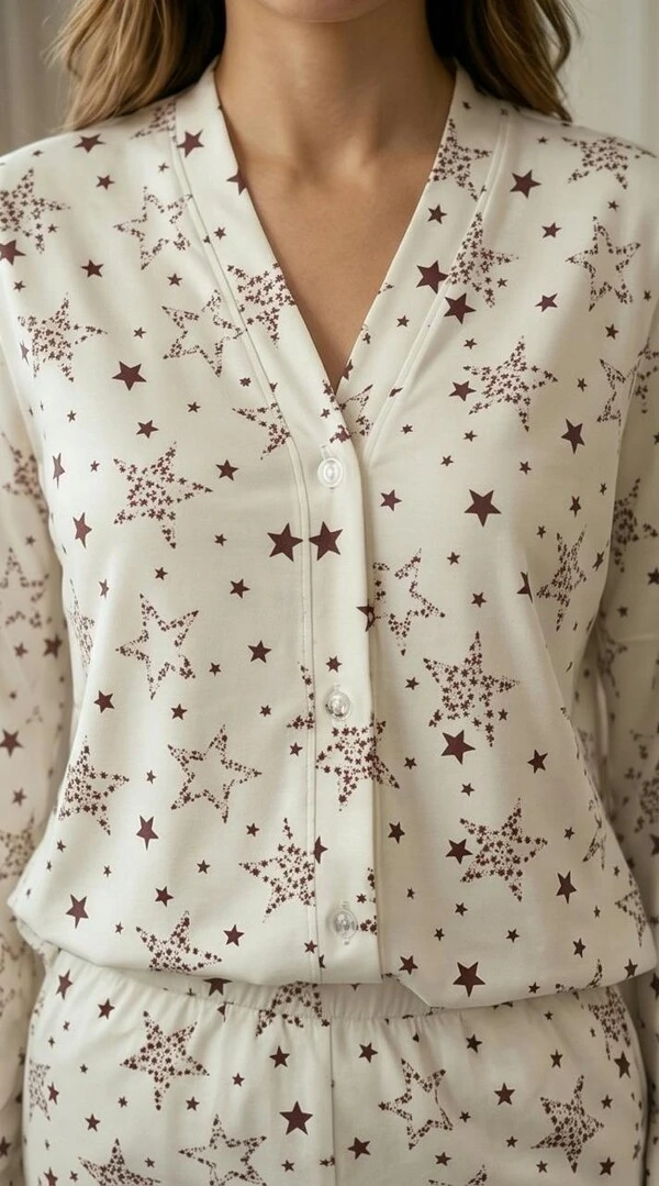 Pijama Moletinho Peluciado Botões Constelação